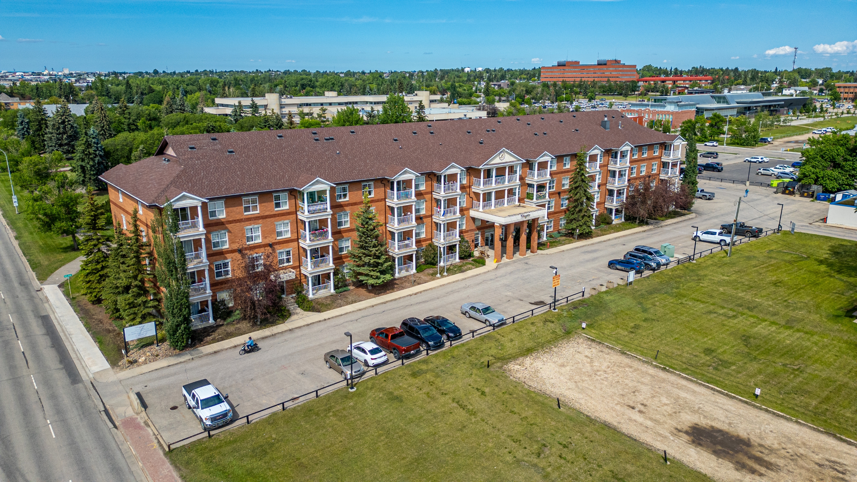 9914 101 Avenue - 105